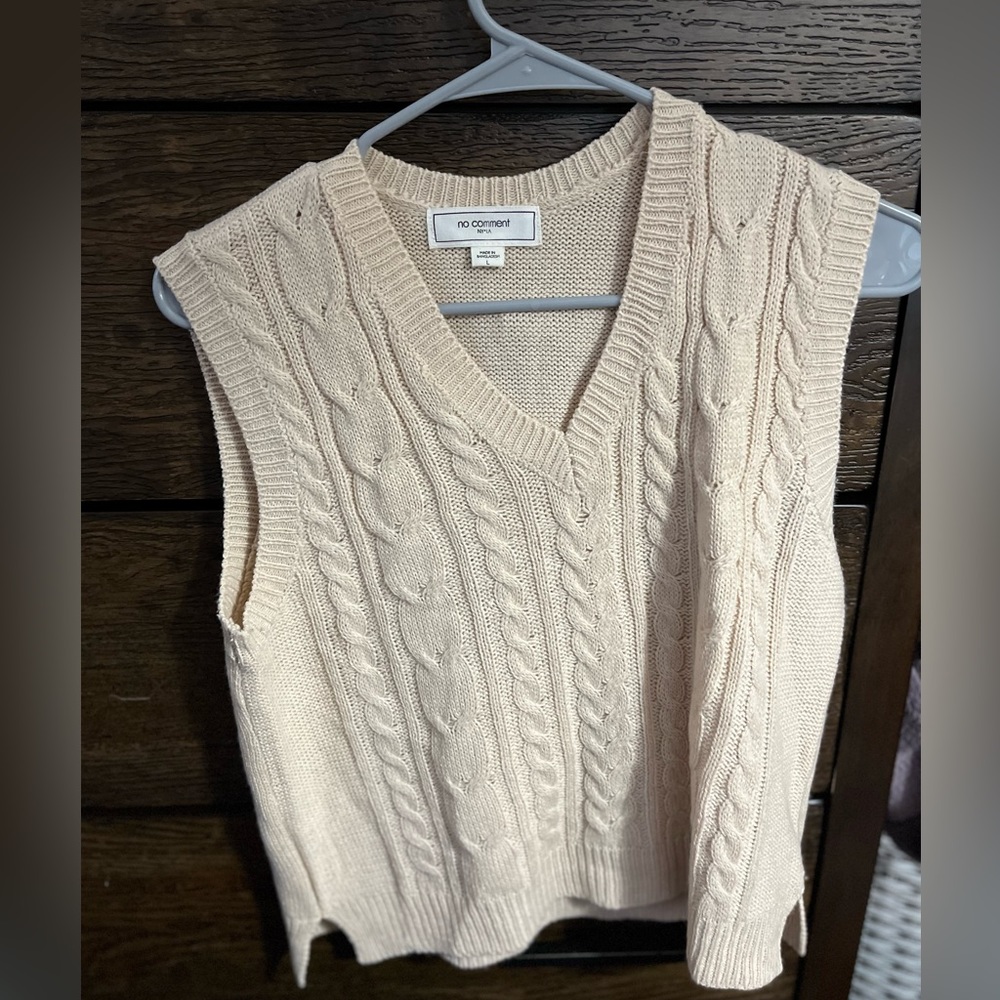 Cream/tan sweater vest